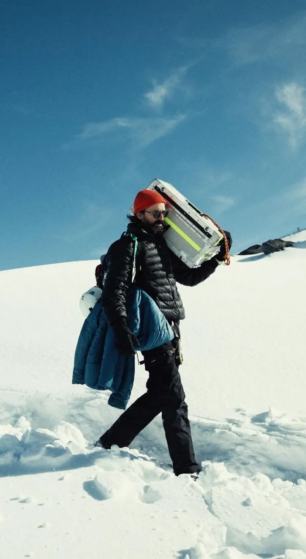 Pedro Luque en el rodaje en la montaña