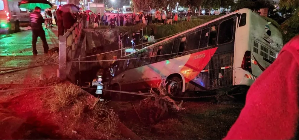 Así terminó el ómnibus de Cutcsa que cayó al arroyo Malvín el pasado 12 de abril