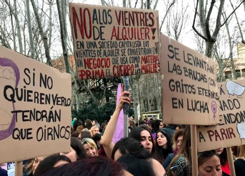 El gobierno colombiano quiere evitar que el país se transforme en una fábrica de niños