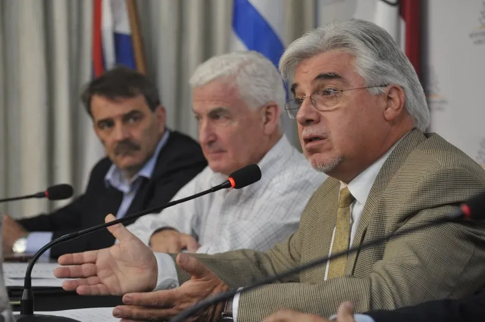 Aguerre anunció mayores controles y prohibición para tres plantas brasileñas