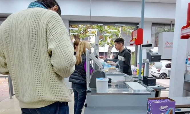 Escalas empleados de comercio: sin la homologación del Gobierno, ¿cómo se pagan los salarios de mayo 2025?