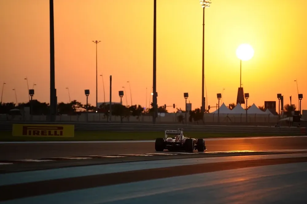 El Gran Premio comenzará poco antes de la caída del sol.