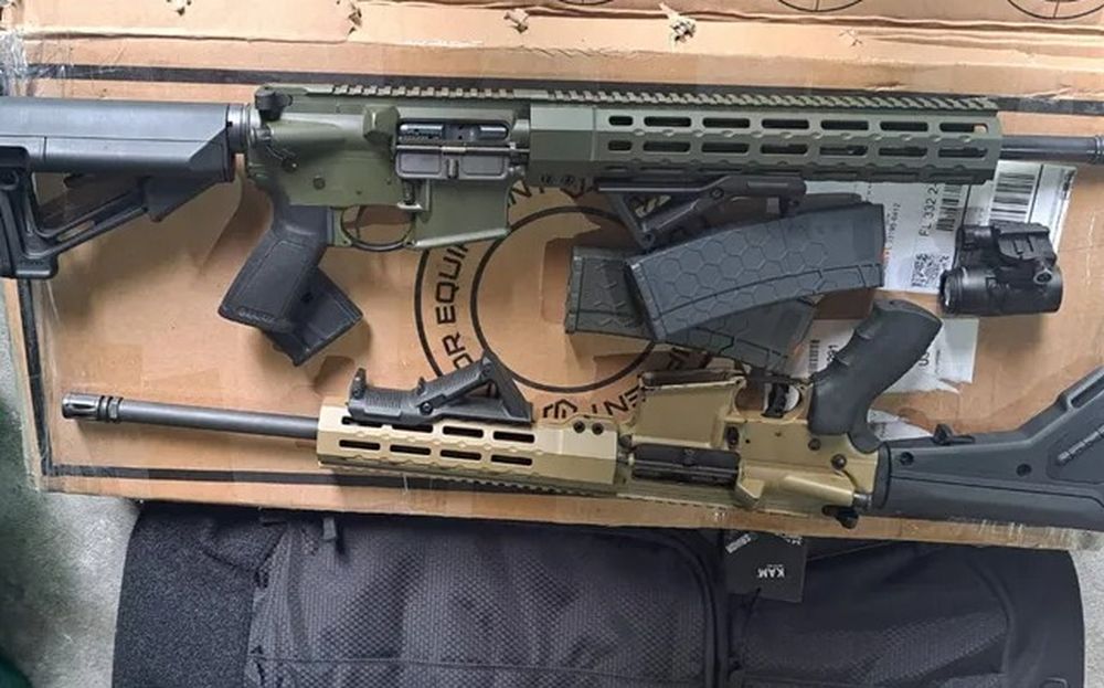 Armas incautadas en una encomienda en Montevideo