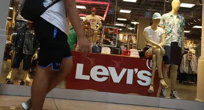 Levis recauda US$ 623 millones en un regreso exitoso al mercado bursátil