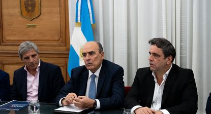 Francos y Caputo relativizaron ante los gobernadores el ajuste de 60.000 millones exigido a las provincias por Milei