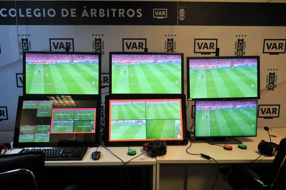 Cabina de VAR instalada en el Colegio de Árbitros
