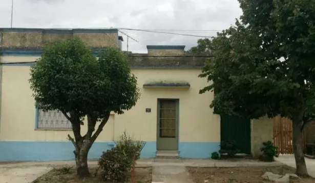 La propiedad tiene un área de superficie de 43 m2.