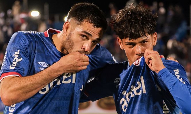 Maximiliano Gómez y Agustín Dos Santos