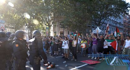 La Vuelta Ciclista: cancelan la última etapa por las protestas propalestinas, alentadas por Pedro Sánchez