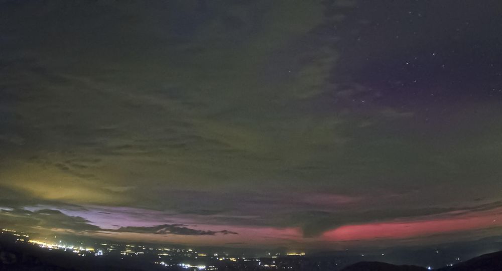 Aurora boreal en los cielos de España, al menos desde Andalucía a Cataluña, Aragón, Galicia y la Comunidad Valenciana