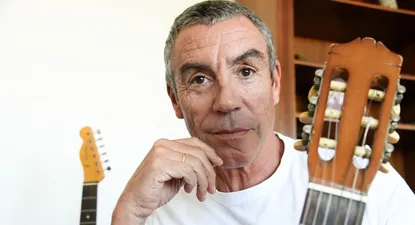 Carlos Sánchez vive su vida entre la música y el fútbol