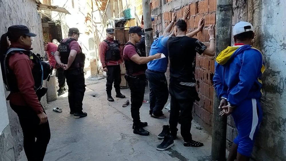 La Policía de la Ciudad logró identificar a los involucrados que operaban en el interior del barrio.