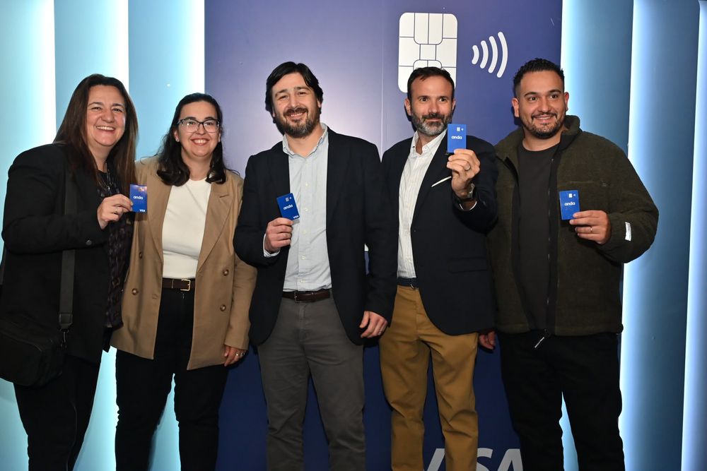 Adriana Latorre, Lucía Isaza, Andrés Pérez, Rodrigo Martínez y Gastón Núñez. 
