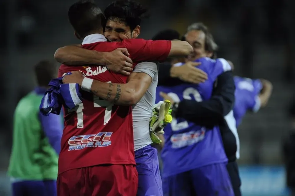 Guillermo Reyes y el festejo tras el épico triunfo 3-2 ante Peñarol