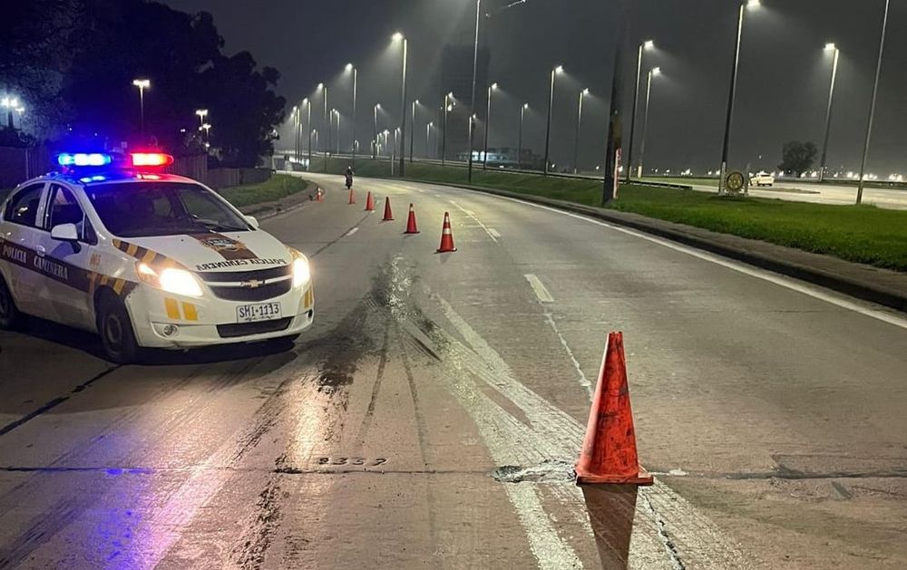 Trabajo de la Policía Caminera en el lugar del accidente