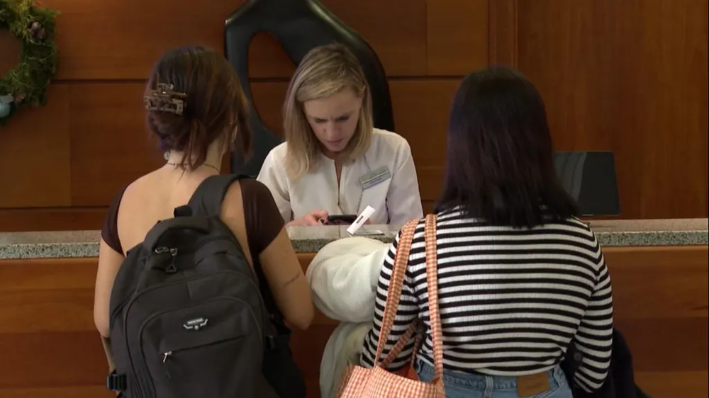 Primera día del funcionamiento del registro de viajeros en los hoteles,