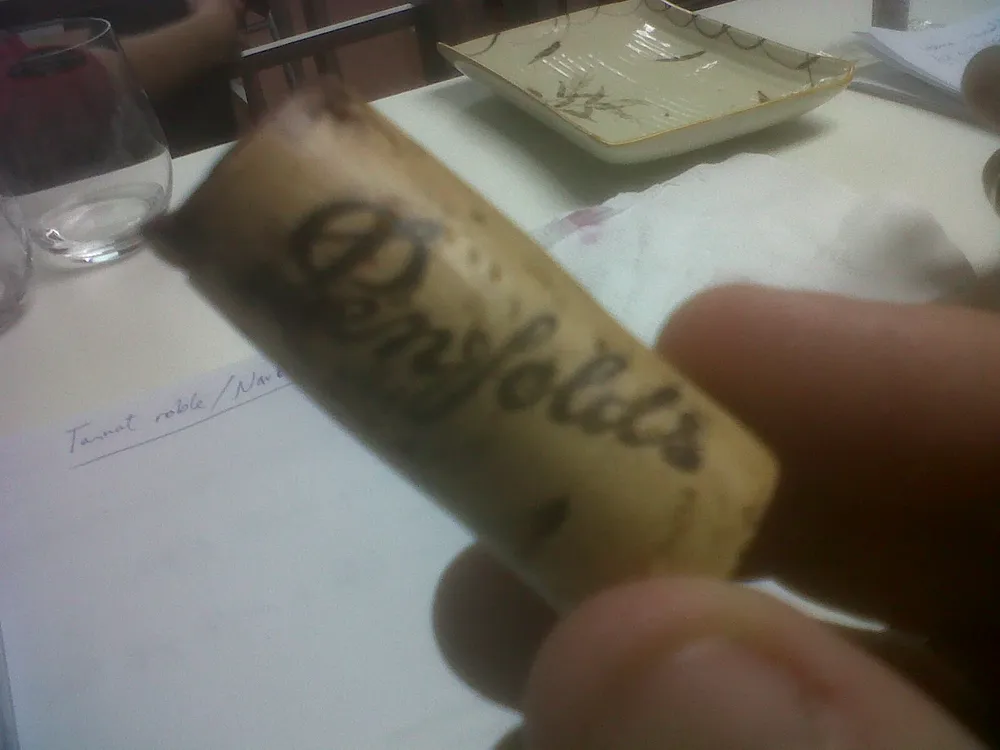 Corcho de un syrah Penfolds que sucumbió en el taller