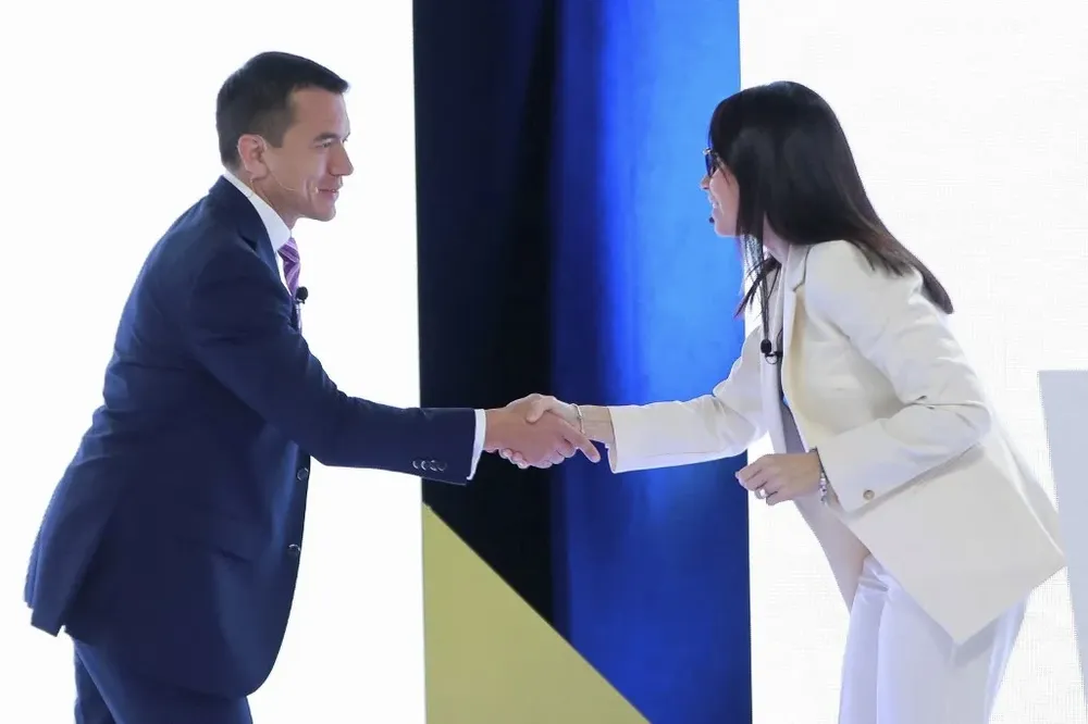 Los candidatos Daniel Noboa y Luisa González definirán en el ballotage del domingo quién conducirá un país en problemas