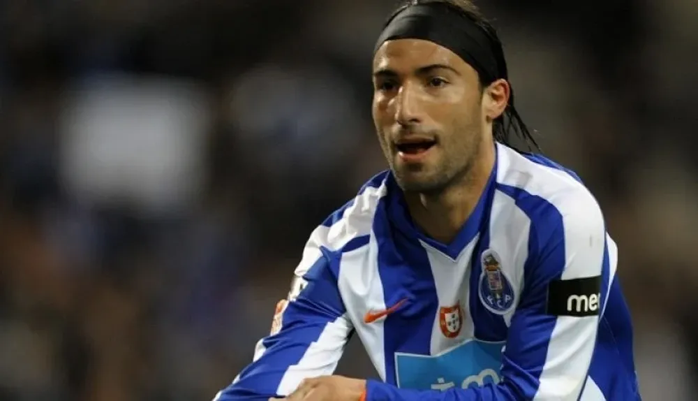 Ernesto Farías con la camiseta de Porto