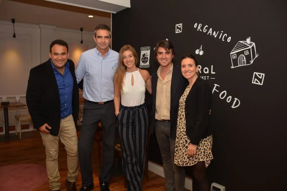 Andrés Kiriakidis, Mario Asaravicius, Lucia Olivella, Diego Cabrera y Virginia Molfese