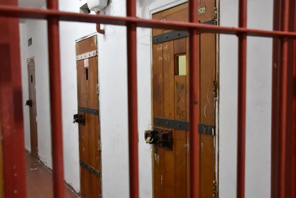 Nada crece a la sombra denunció ante Fiscalía el caso de un adolescente privado de libertad en el INISA que se encuentra hospitalizado desde hace 20 días con fractura de cráneo