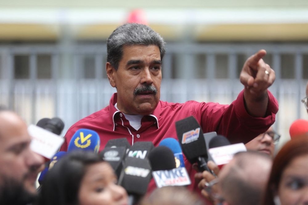 Nicolás Maduro, presidente de Venezuela, tras votar en las elecciones de este domingo