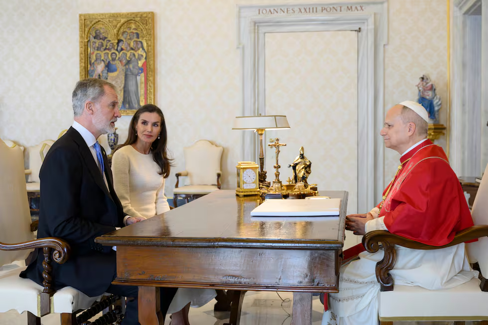Felipe VI y Letizia, durante su reunión con el Papa León XIV. 