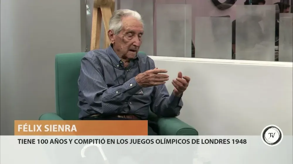 Felix Sienra tiene 100 años y compitió en los Juegos Olímpicos de Londres 1948. Salió sexto en yachting, la mejor actuación uruguaya en esa especialidad en toda la historia.Sienra visitó El Observador TV y le contó a Mariano López detalles de aquella gesta deportiva.También relató cómo son sus días: Trato de hacer vida activa, se me pueden aflojar las piernas pero hago gimnasia.La entrevista completa, aquí.