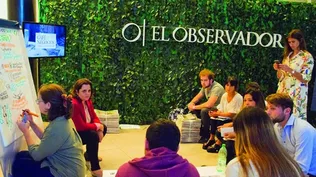 Dinámica en el stand de El Observador en el marco del Building Marketers