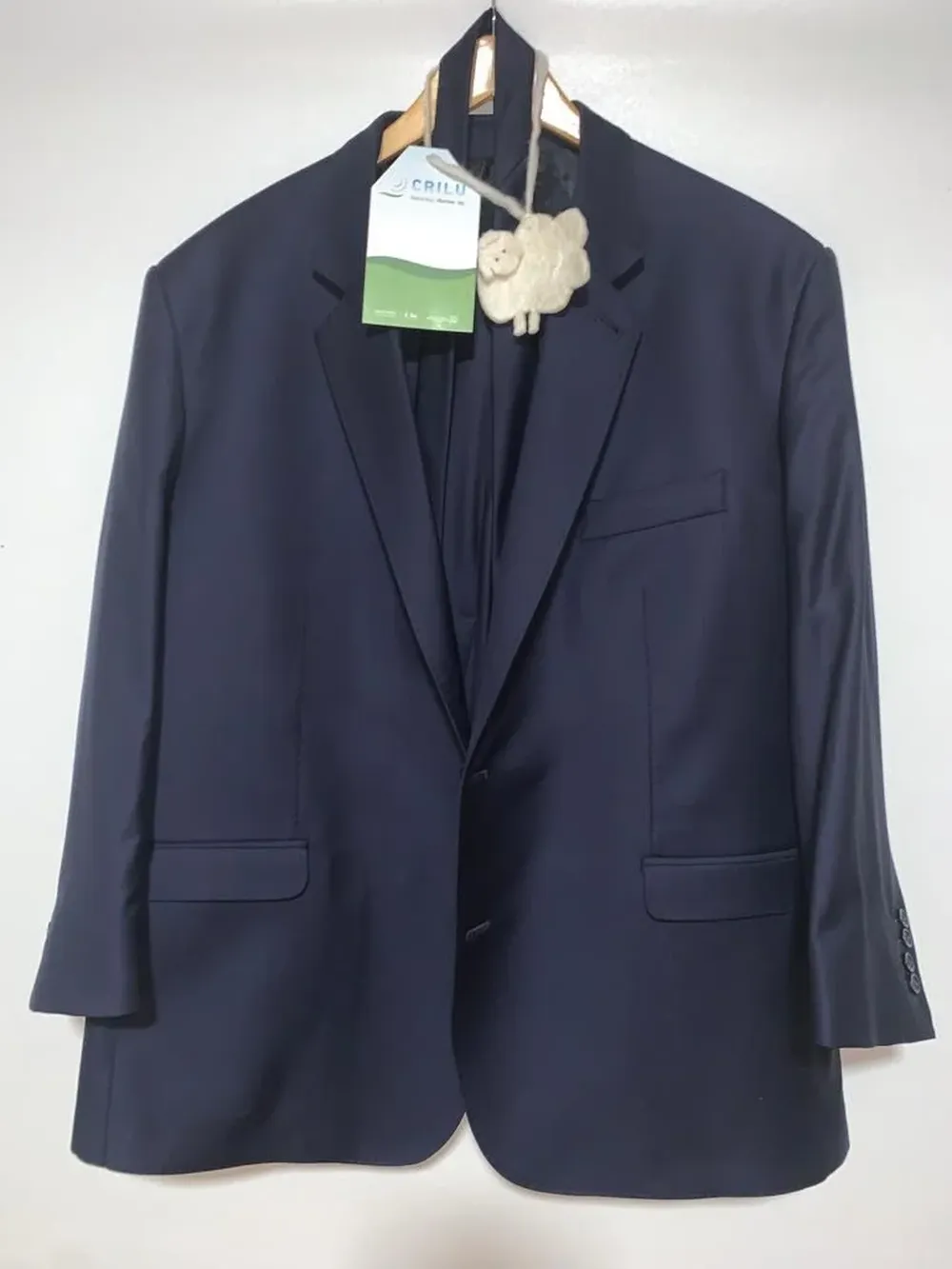 El traje que le obsequiaron a Montossi.