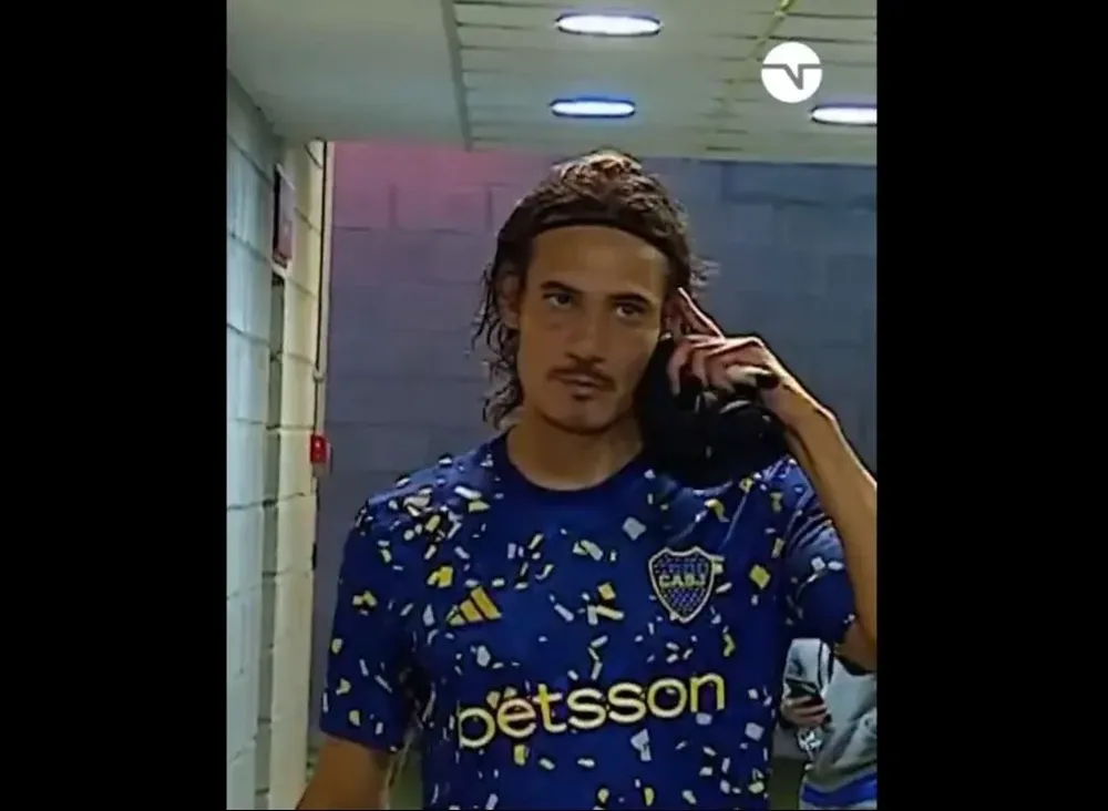 Edinson Cavani fue al vestuario de Estudiantes