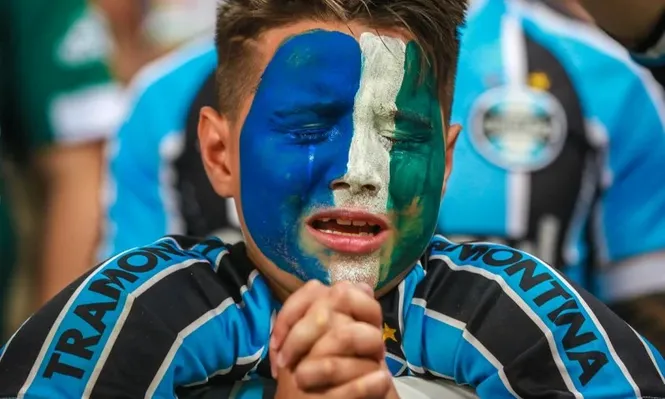 Un hincha de Gremio recuerda a Chapecoense