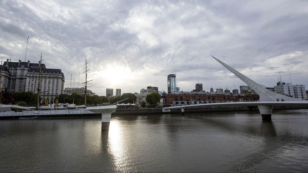 Cielo parcialmente nublado durante toda la jornada