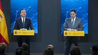 El ministro de Asuntos Exteriores, Unión Europea y Cooperación, José Manuel Albares (i) y el ministro de Relaciones Exteriores, Cooperación africana y marroquíes en el extranjero, Nasser Bourita&nbsp;