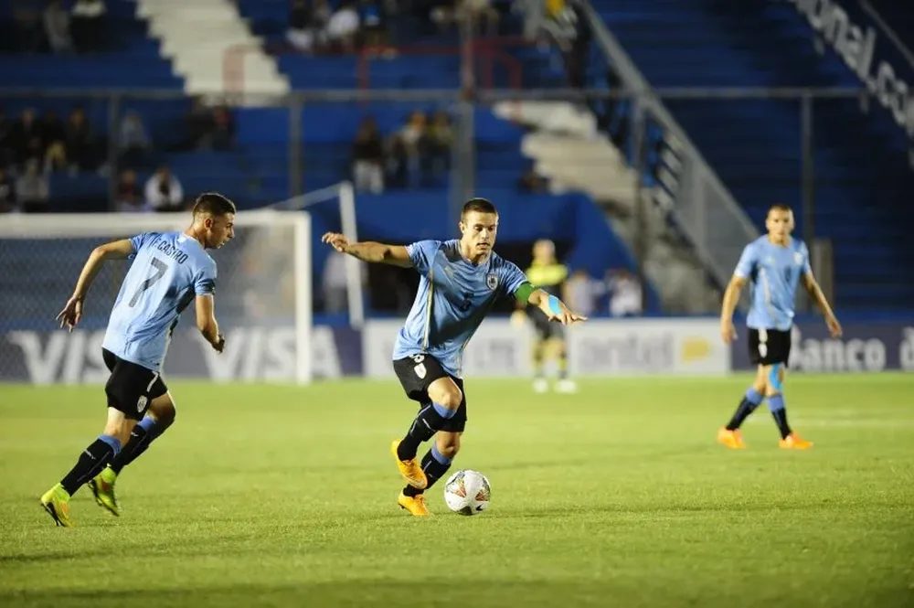 Nahitan Nandez fue el único juvenil sub 20 en tener minutos en la selección mayor
