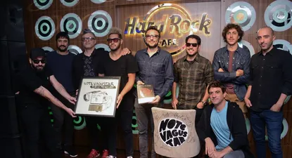 siguen los anuncios de no te va gustar: en abril lanza disco y audiovisual