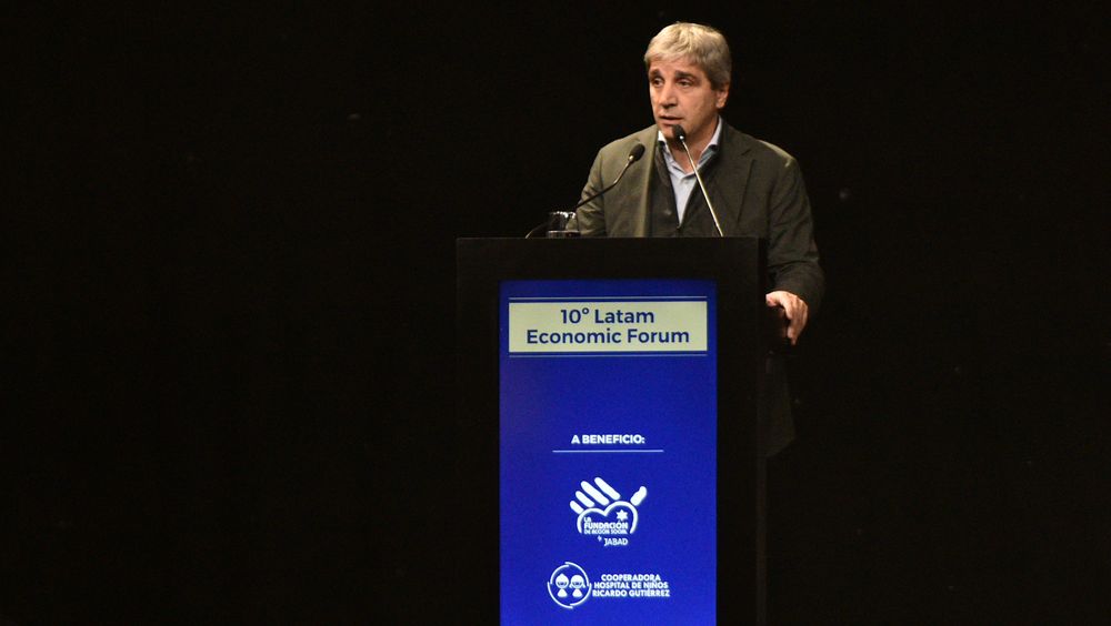 El ministro de Economía Luis Caputo en el 10° Latam Economic Forum