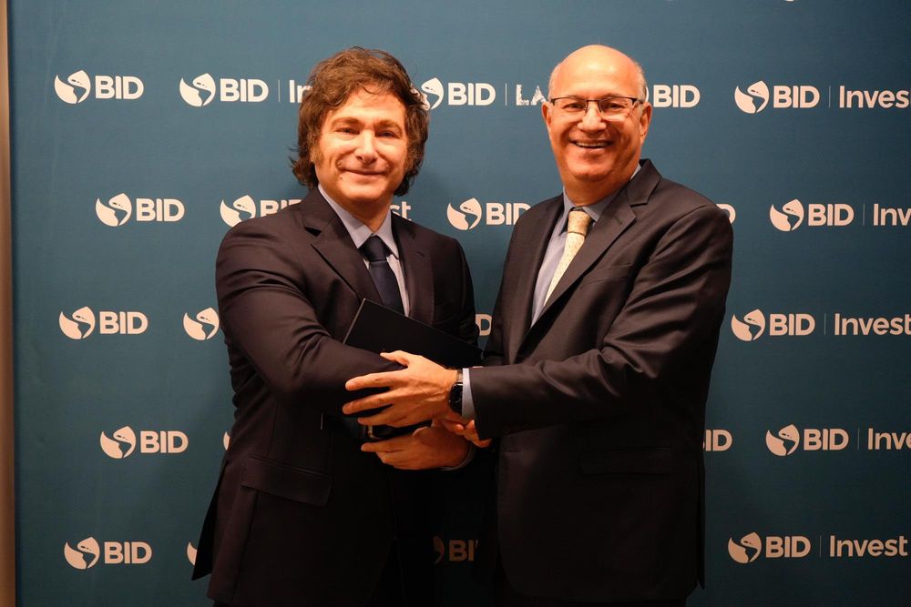 Javier Milei con Ilan Goldfajn, presidente del BID