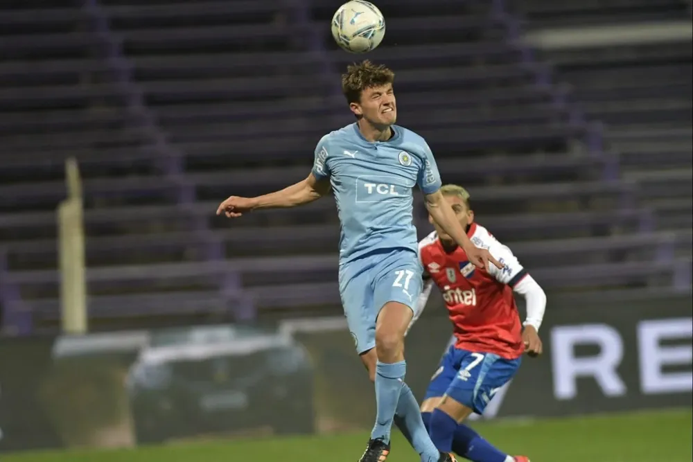 Andrew Teuten, cierre de arriba