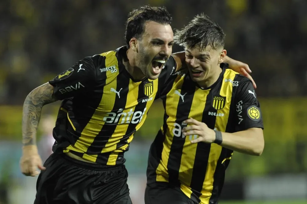 Sebastián y Valentín Rodríguez, jugarán de entrada ante Liverpool