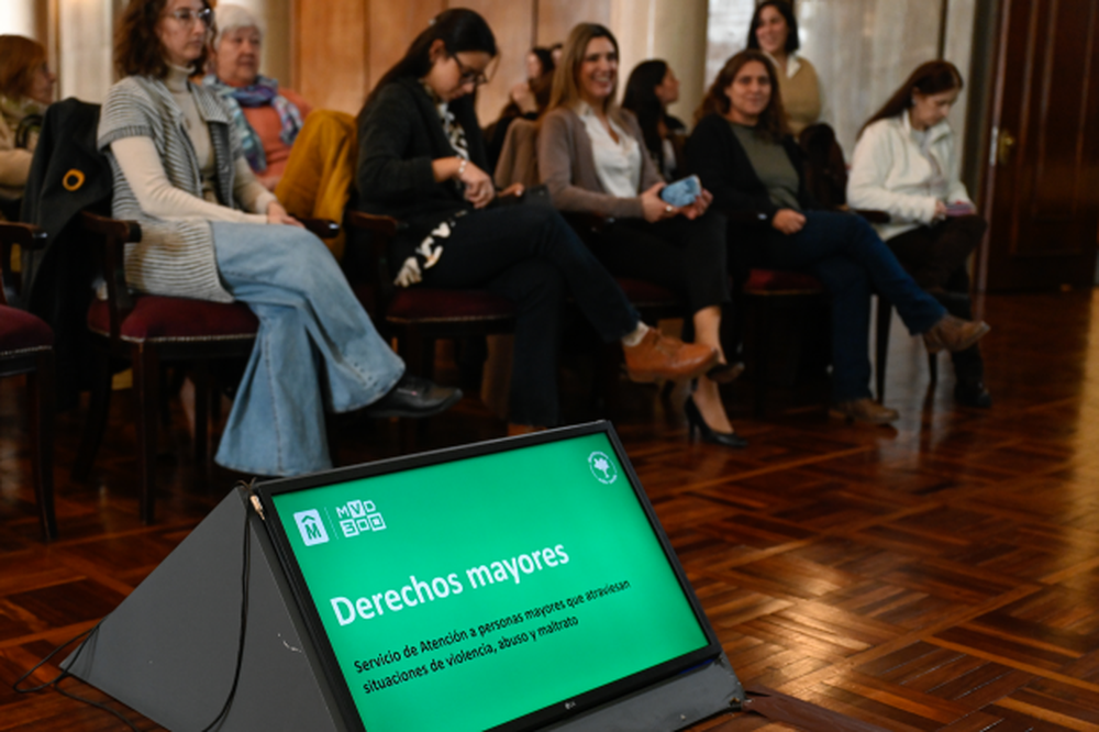 Presentación del primer informe sobre resultados del Servicio de Atención a Personas Mayores de 60 años