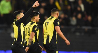 Leonardo Fernández celebra su gol