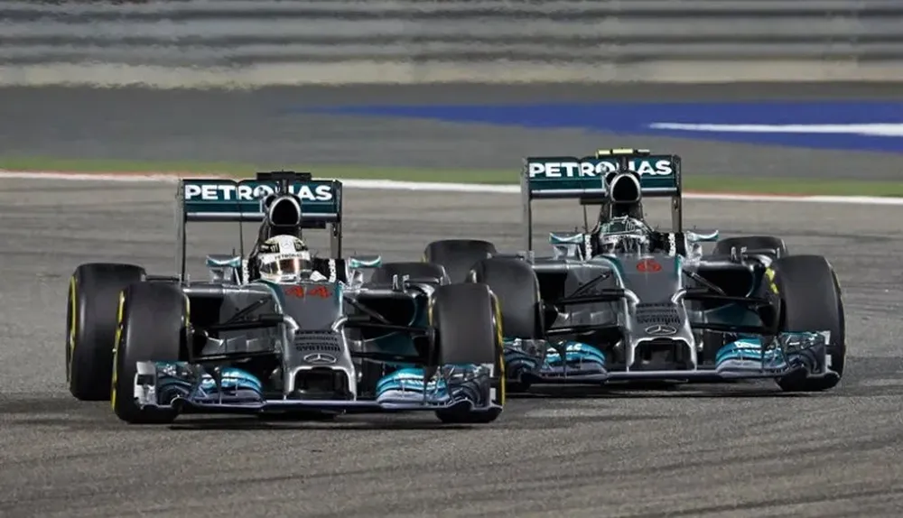 La lucha entre Hamilton y Rosberg mantiene viva a la temporada 2014.