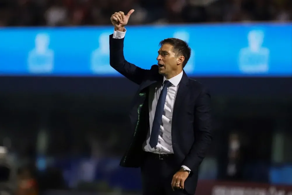 Diego Alonso, entrenador de Uruguay