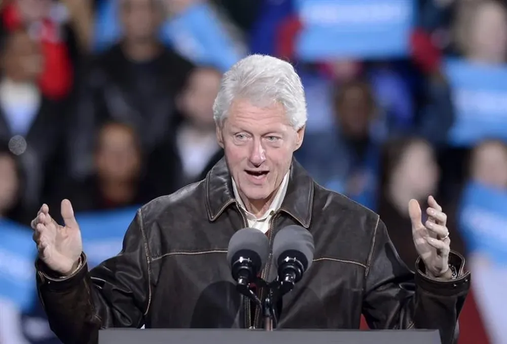 En 1998 salió a la luz el affaire que mantenía el entonces presidente Bill Clinton con Mónica Lewinsky