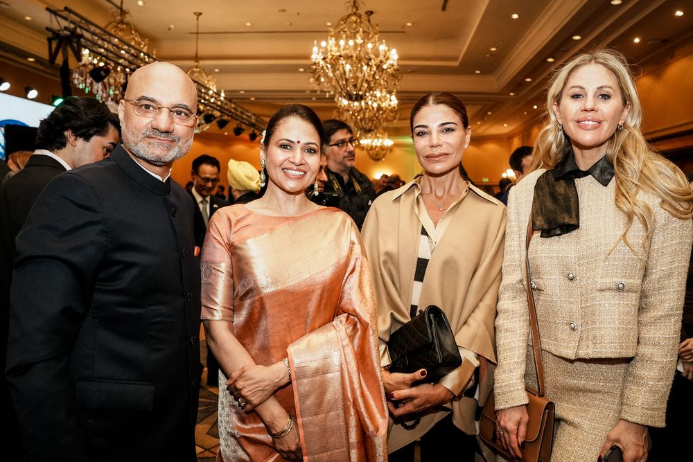 El embajador Dinesh Bhatia y su esposa Seema junto a Zulema Menem y Barbie Simons