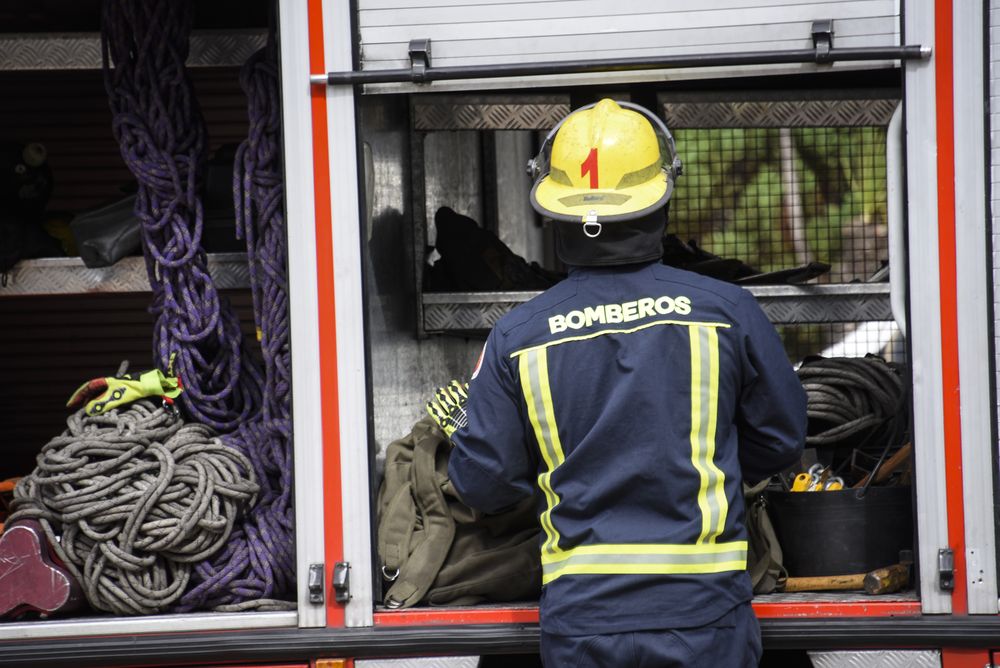 20240410 Bomberos, camión de bomberos