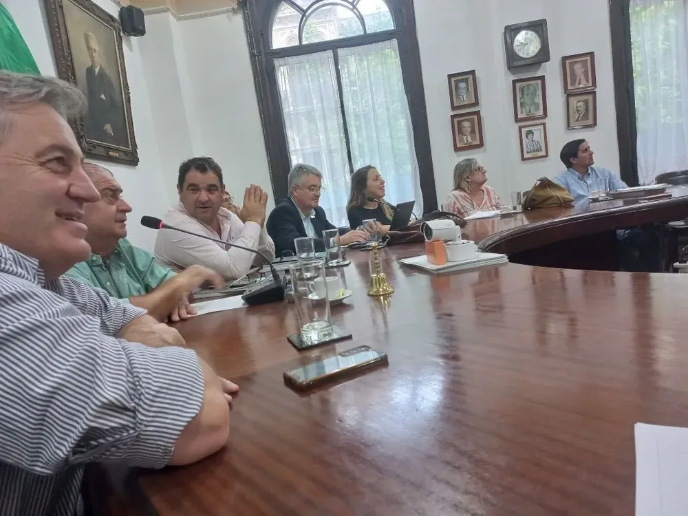 Reunión en la sede de la FR.