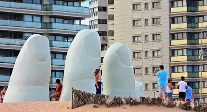 Los dedos de Punta del Este
