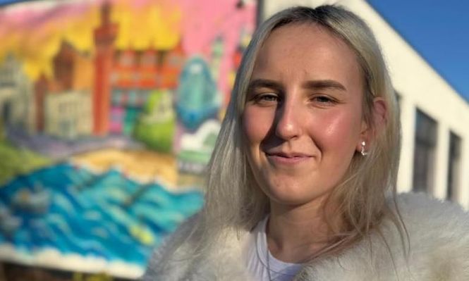 En sus otras escuelas, Ellie Newport pasó buena parte del año escolar castigada o suspendida.